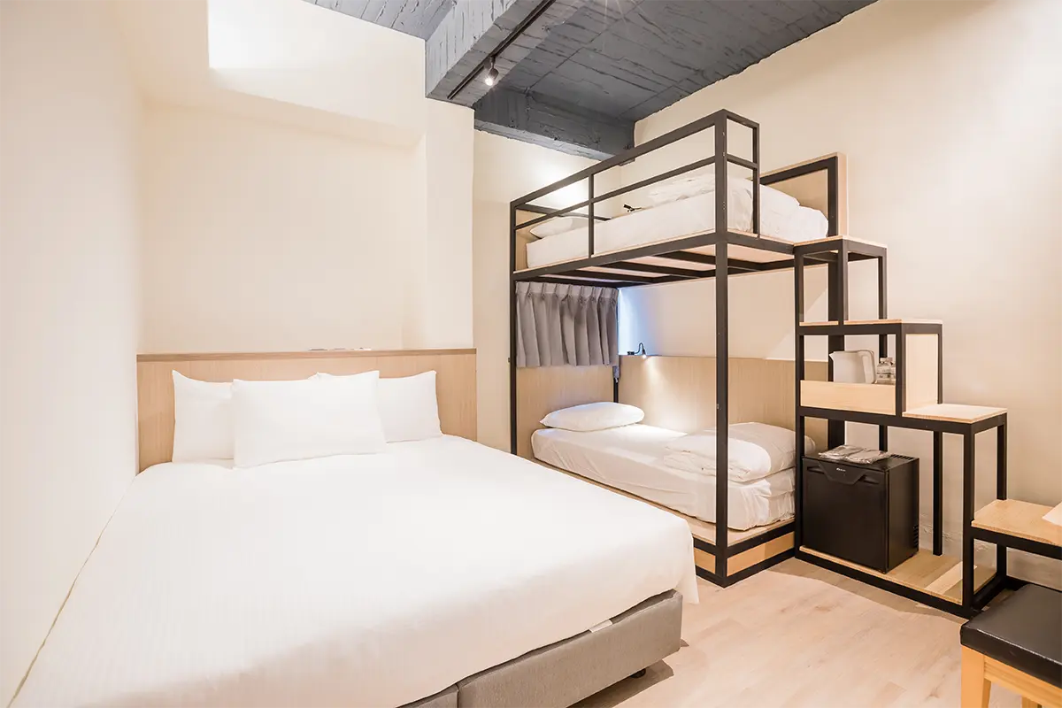 room_3_5_20260826_i4o6zs.webp